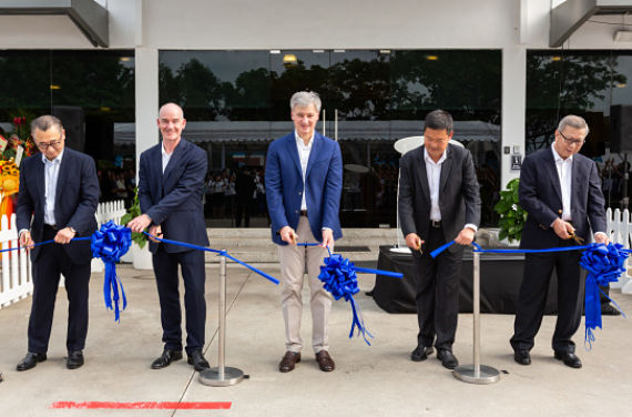 AMOS Ribbon Cutting5.19